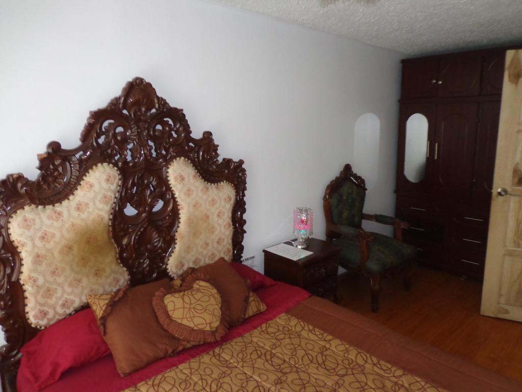 Escocie - Quito Hotell Exteriör bild