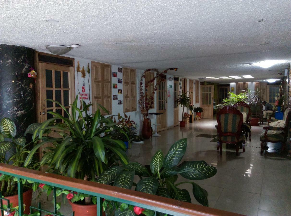Escocie - Quito Hotell Exteriör bild